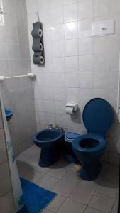 Vonios kambarys apgyvendinimo įstaigoje Depto La Cuni