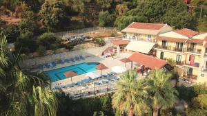 Bazén v ubytovaní Kerkyra Beach Hotel & Apartments alebo v jeho blízkosti