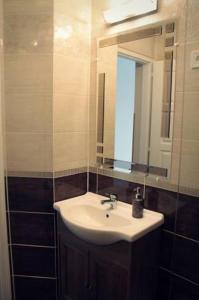 Kúpeľňa v ubytovaní Kék Lagúna Wellness Apartmanok
