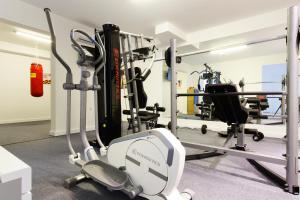 Posilňovňa alebo fitness centrum v ubytovaní Family Villa Mermaid Your Croatian Haven with Pool and Scenic Views