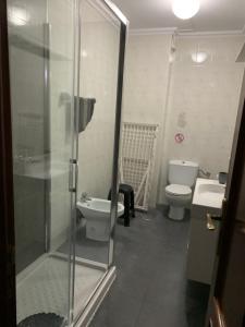 Ένα μπάνιο στο Apartamentos los Balcones +23 φωτογραφίες