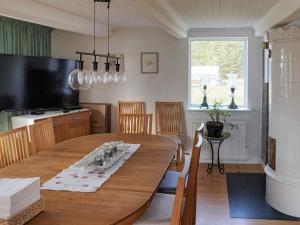 Gallery image of Two-Bedroom Holiday home in Blidö 1 in Finnholmen