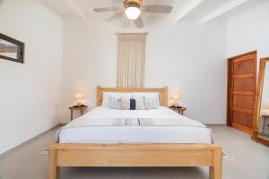 Cafe Playa Negra Hotel客房内的一张或多张床位