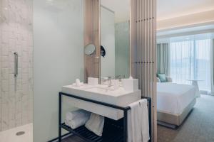 Um banheiro em Vignette Collection SOUMA Hotel by IHG
