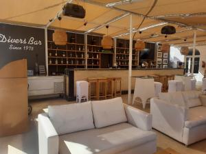 A seating area at Marina Sharm Hotel