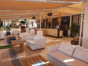 A seating area at Marina Sharm Hotel
