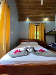 Een bed of bedden in een kamer bij Casa Luna Apartment