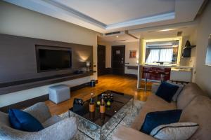 TV a/nebo společenská místnost v ubytování Gray Boutique Hotel Casablanca