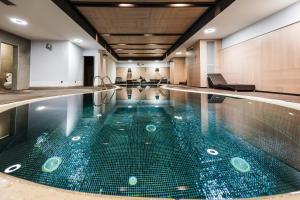La alberca dentro o cerca de Hotel Europe