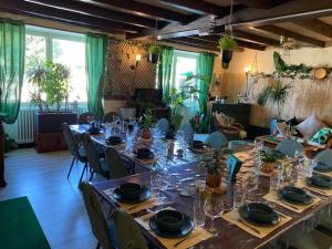 Restaurace v ubytování Hôtel Restaurant Le chanel