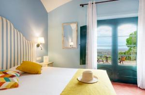 Letto o letti in una camera di Mas Ses Vinyes - Adults Only
