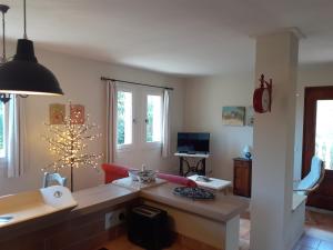 Μια τηλεόραση ή/και κέντρο ψυχαγωγίας στο Location Vacances Gillardin