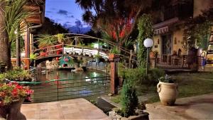 The swimming pool at or close to Il Laghetto