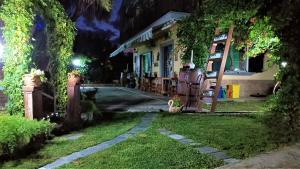 A garden outside Il Laghetto