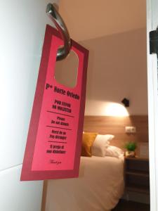 Postel nebo postele na pokoji v ubytování Norte Oviedo Rooms Madrid