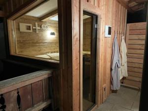 Koupelna v ubytování Residenz am Berg + 37 fotografií