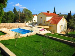 Bazén v ubytování Holiday home Villa Mare nebo v jeho okolí