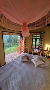 Gallery image of Lake Nyamirima cottages in Fort Portal