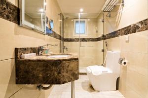 Koupelna v ubytování Ozone hotel