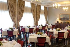 Restaurace v ubytování Margarona Royal Hotel