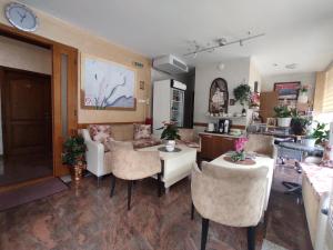 Posezení v ubytování Villa Aleksandra - T