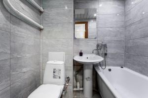 Ванная комната в Standard Brusnika Apartment Sokol 5