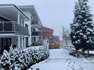 Obiekt FamilienWohnung Wildspitze zimą
