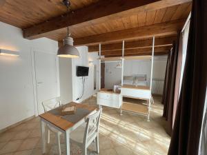 A television and/or entertainment centre at B&B Sacca