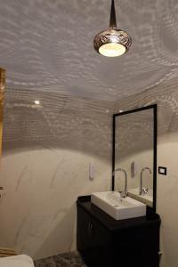 Kép NEW Luxury Villa, BEST mountain views! near Temples szállásáról Luxorban a galériában