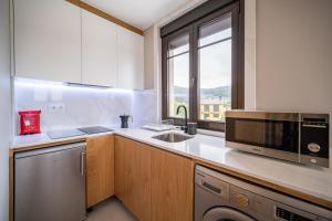 Kuchnia lub aneks kuchenny w obiekcie APARTAMENTOS LAS OLAS BY PANTIN