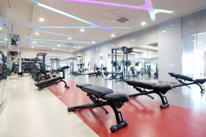 Fitness centrum a/nebo fitness zařízení v ubytování VS Hotel