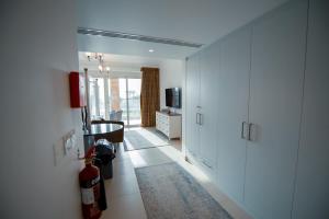 Zdjęcie z galerii obiektu Jebel Sifah studio Apartment with Sea & Pool View w mieście As Sifah