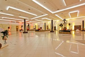 Vstupní hala nebo recepce v ubytování Rafain Palace Hotel & Convention Center + 37 fotografií