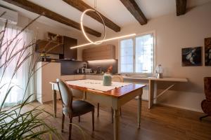Kuchyň nebo kuchyňský kout v ubytování Villa Elia Suite Room