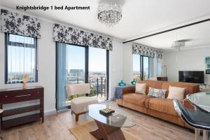 Χώρος καθιστικού στο Century City Boutique Apartments