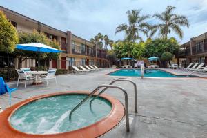 The swimming pool at or close to The Buena Park Hotel & Suites