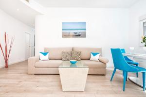 Posedenie v ubytovaní Pinzon Apartment in Malaga by Solaga Holiday Homes