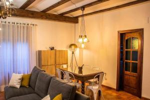 A seating area at Casa Jarreta Centro Albarracin
