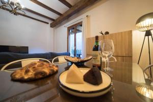 A seating area at Casa Jarreta Centro Albarracin