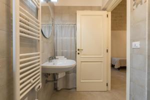 A bathroom at Trulli in Vigna
