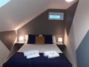 Posteľ alebo postele v izbe v ubytovaní HAYLE modern detached house near beaches Cornwall