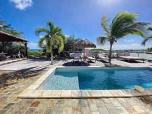 La pileta dentro o cerca de Villa Zen, luxury and confort, private pool and sea view