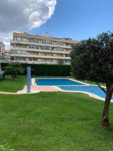 Bazén v ubytovaní Appartement Orly alebo v jeho blízkosti