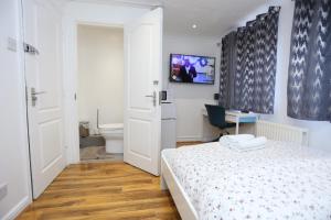 Fabulous Room with en-suite bathroom and shared kitchen