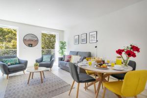 Posezení v ubytování Modern & Stylish Apartment in Av. da Liberdade by LovelyStay