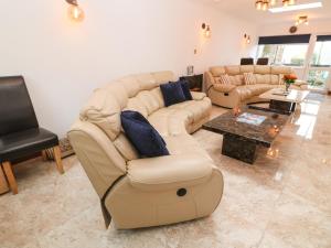 Gallery image of Red Rose Suite in Helston
