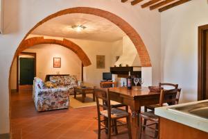 Posedenie v ubytovaní Antico Borgo La Torre Agriturismo