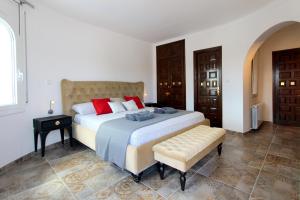 Ένα ή περισσότερα κρεβάτια σε δωμάτιο στο LEON INMO Villa Carla - 12209 +32 φωτογραφίες
