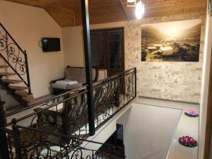 hotel "Riverside Mestia"にあるテレビまたはエンターテインメントセンター