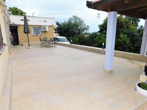 Balkón nebo terasa v ubytování Apartman "Sabine red" with heated pool